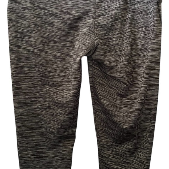 Danskin Grey Striped Cropped Pants Small - Picture 4 of 6